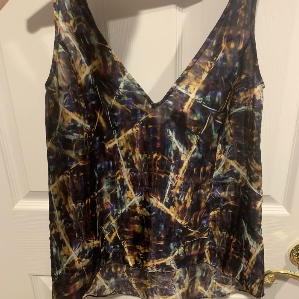 Theysken’s Theory double V dark multicolor tank